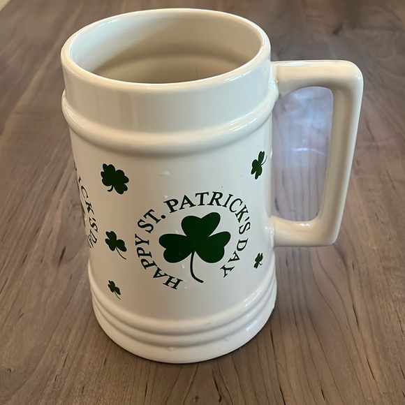 Mug XL for Happy St. Patrick’s Day Pottery in EUC Vintage 40 ounces - Picture 1 of 5